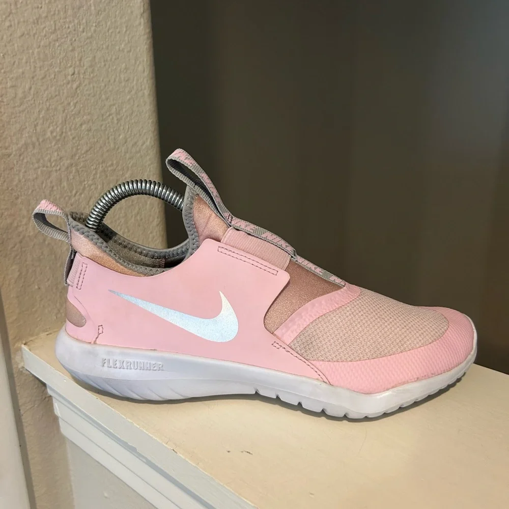Nike Flex Runner Kids Size 6Y US Pink Foam Metallic Silver Sneakers AT4662-609 - Picture 2 of 9